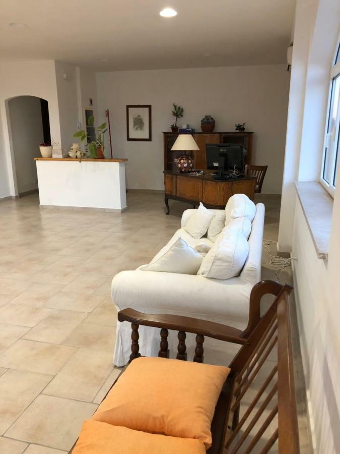 Agriturismo "Lo Zafferano" 艾普瑞利亚 外观 照片