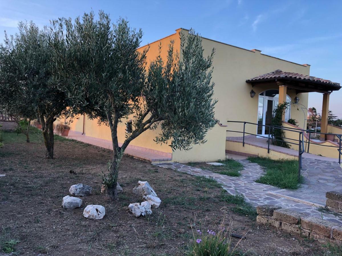 Agriturismo "Lo Zafferano" 艾普瑞利亚 外观 照片
